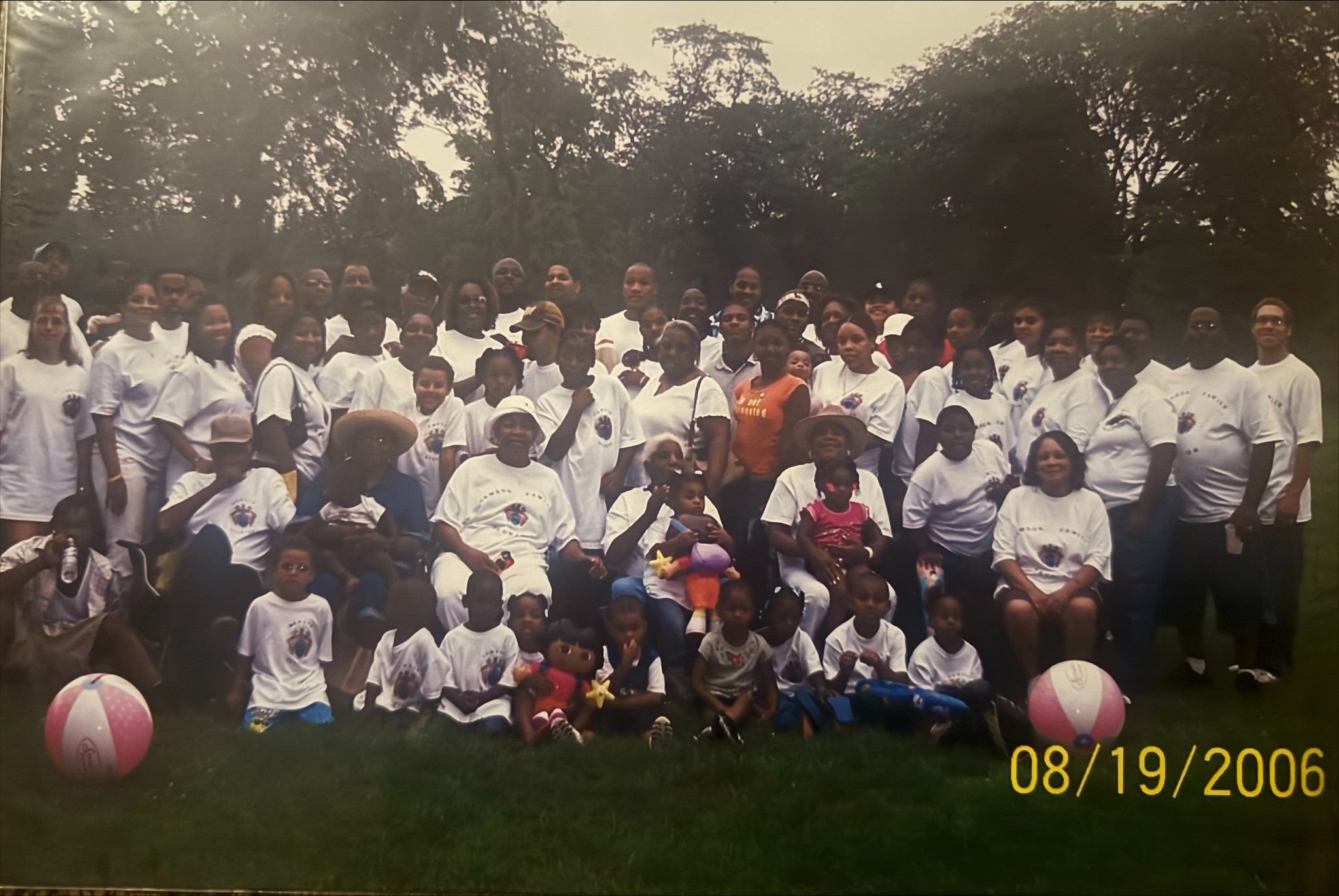 A large family reunion gathering from August 2006